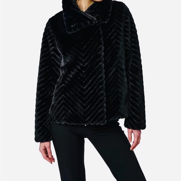 Bernardo Luxurious Black Teddy Jacket - Picture 5 of 10